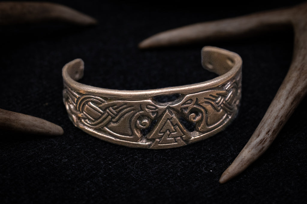 Valknut Arm Ring in Bronze