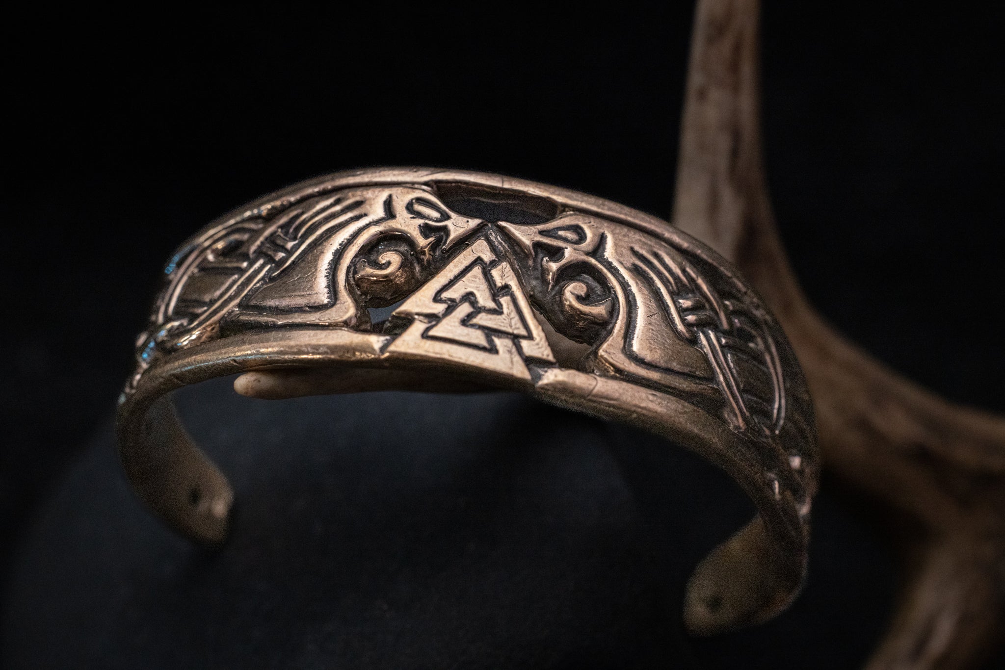 Valknut Arm Ring in Bronze