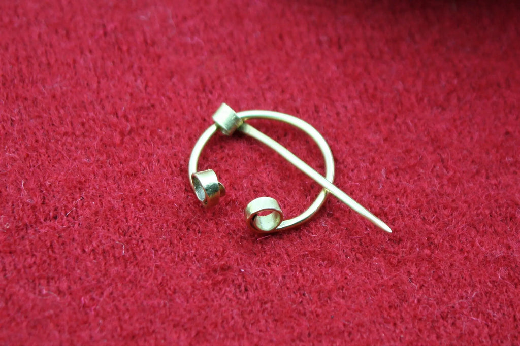 Clothes Pin for cloaks, leg wraps or modern scarves.