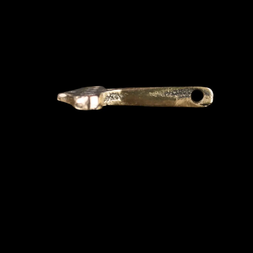 Photo shows the thickness of the Flekastad Hammer.