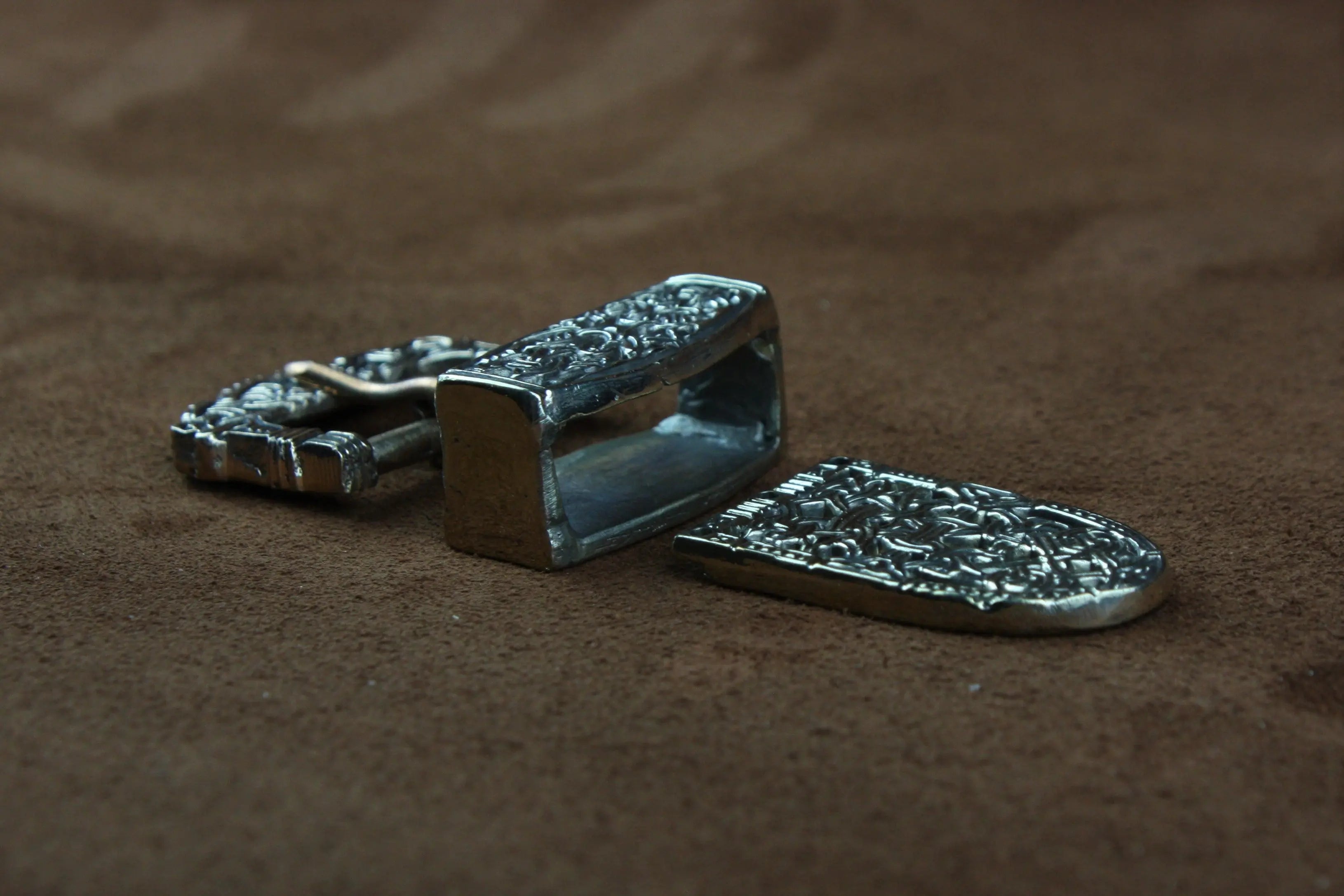 Bronze viking belt fittings 