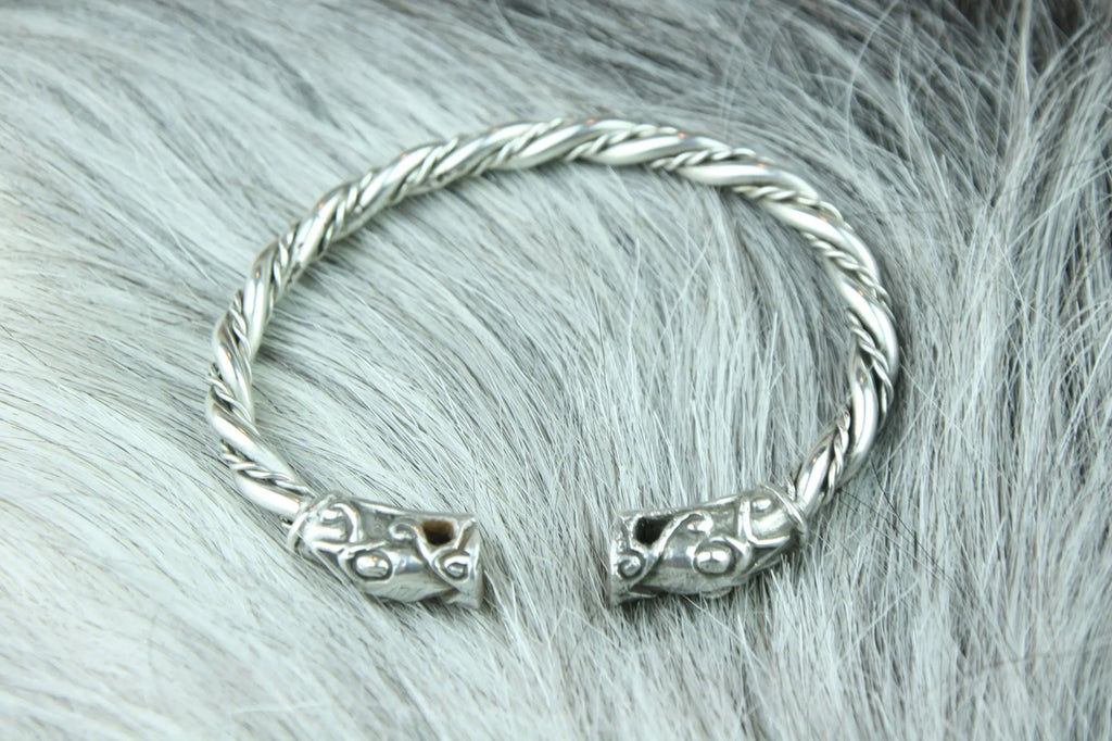 Sigurd Bracelet For A King 